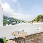 Casa Ventrosa, * Ανακάπρι